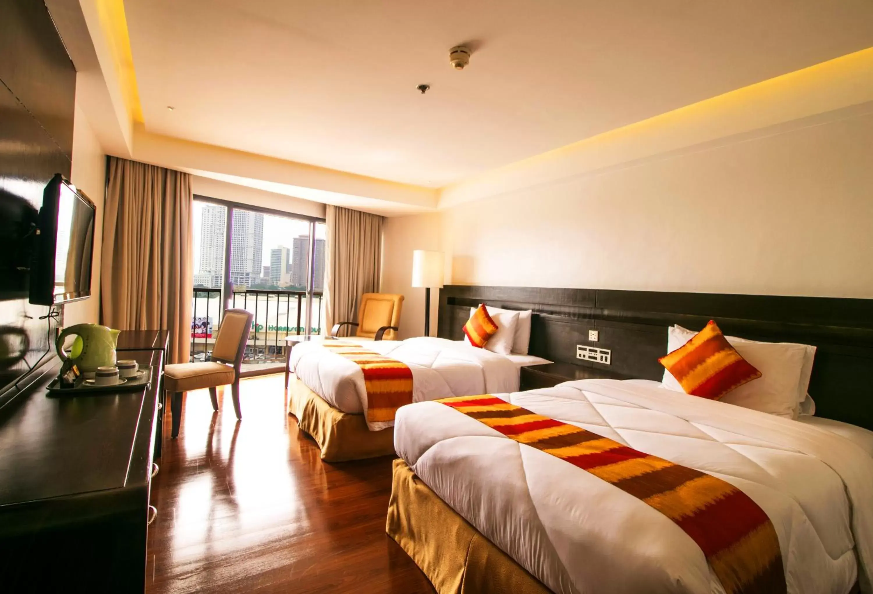 Photo of the whole room in Century Park Hotel